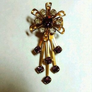 VICTORIAN STYLE BROOCH